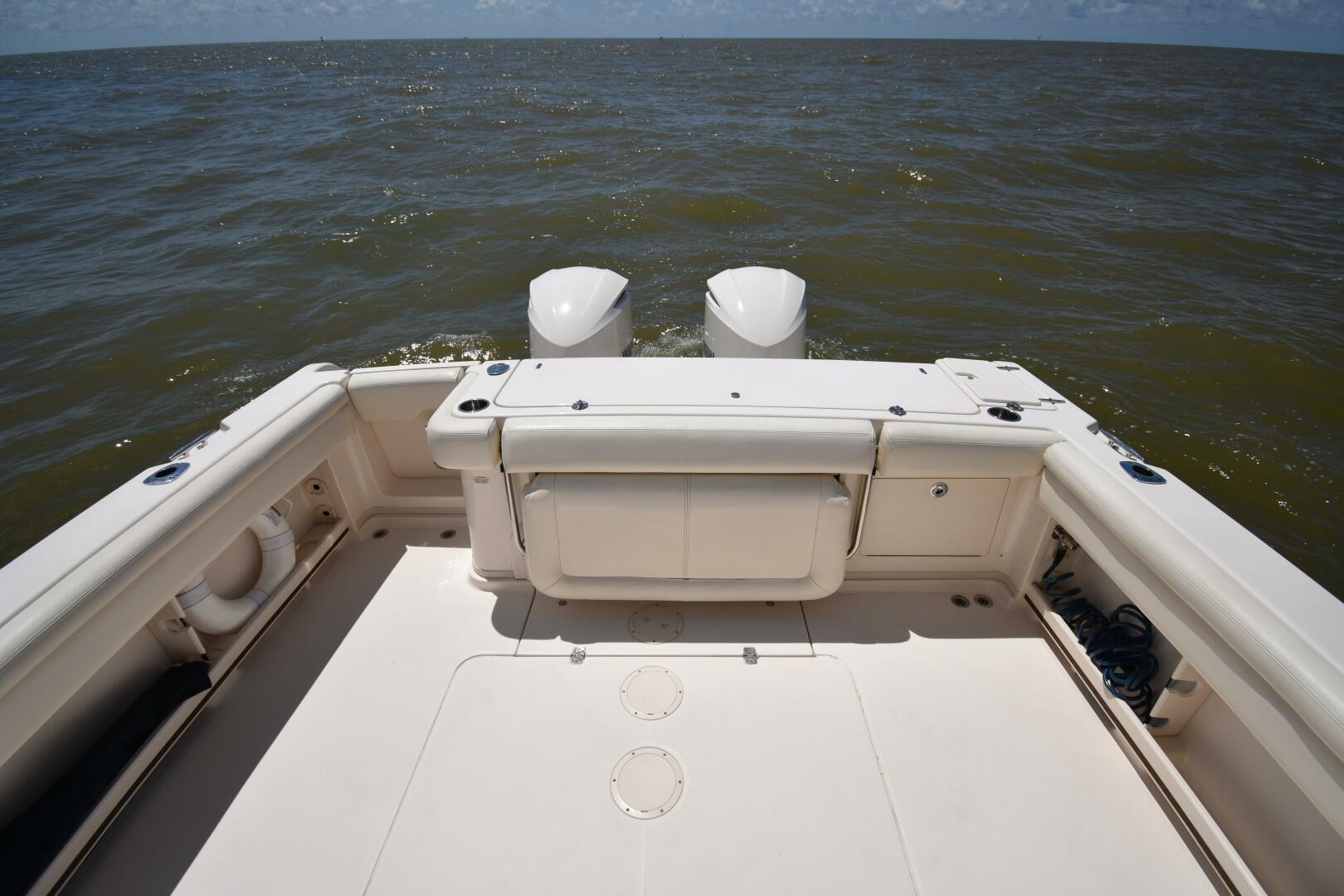 2016 Grady-White 330 Express 