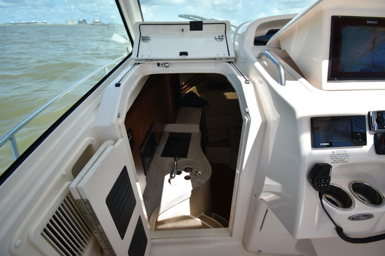 2016 Grady-White 330 Express 
