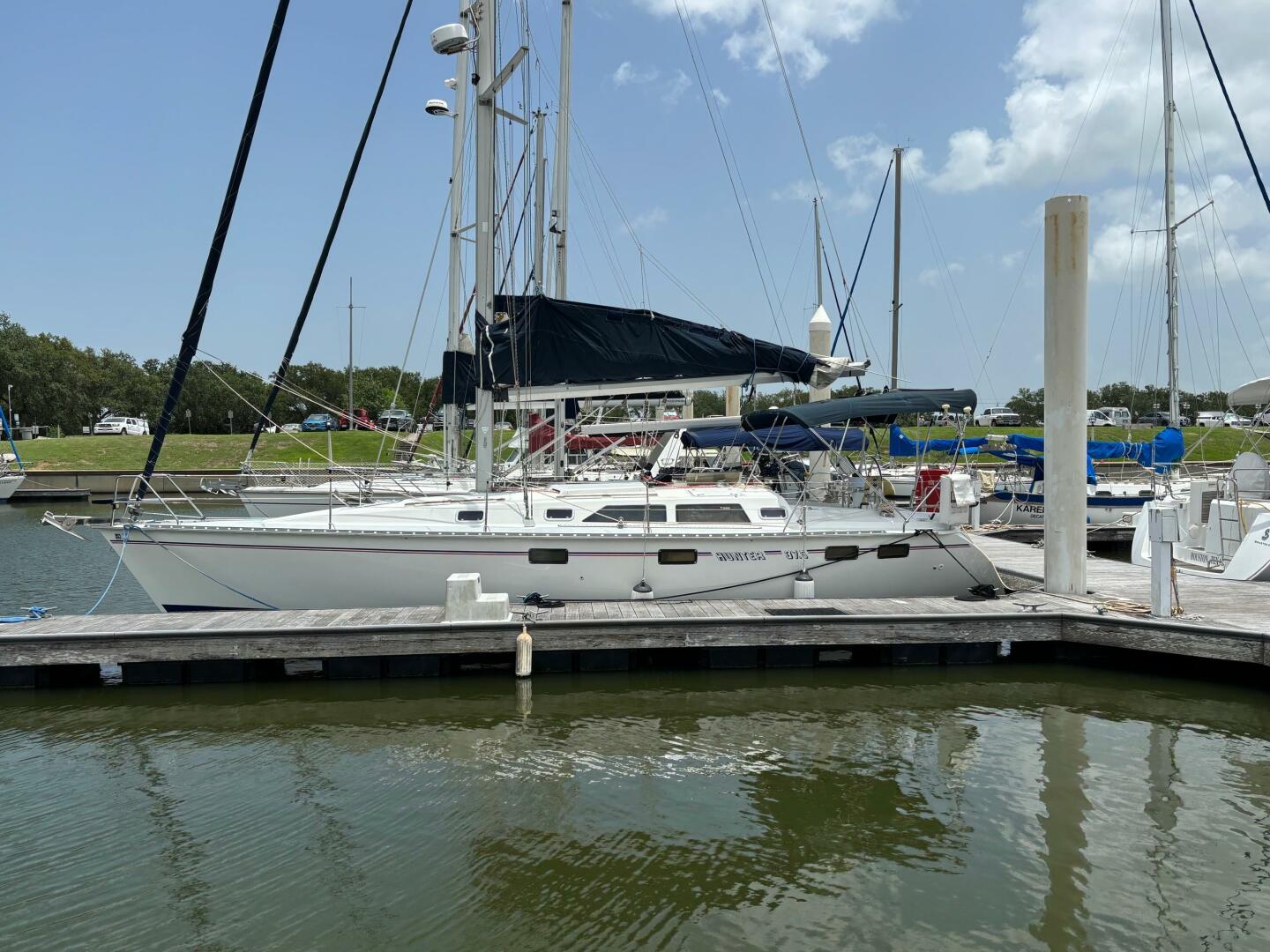 37ft Hunter Yacht For Sale