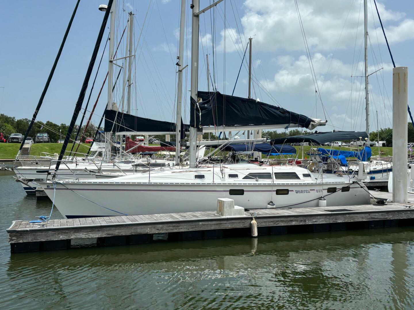 37ft Hunter Yacht For Sale