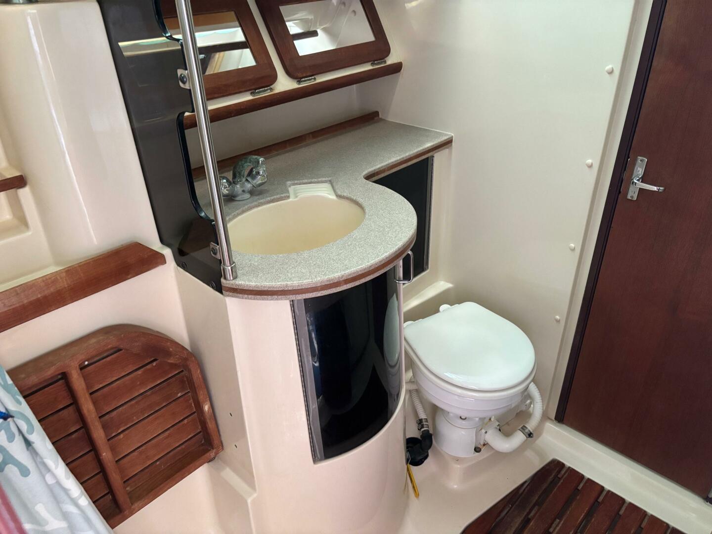 37ft Hunter Yacht For Sale