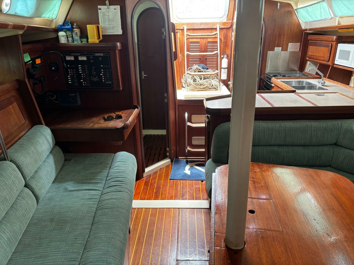 37ft Hunter Yacht For Sale