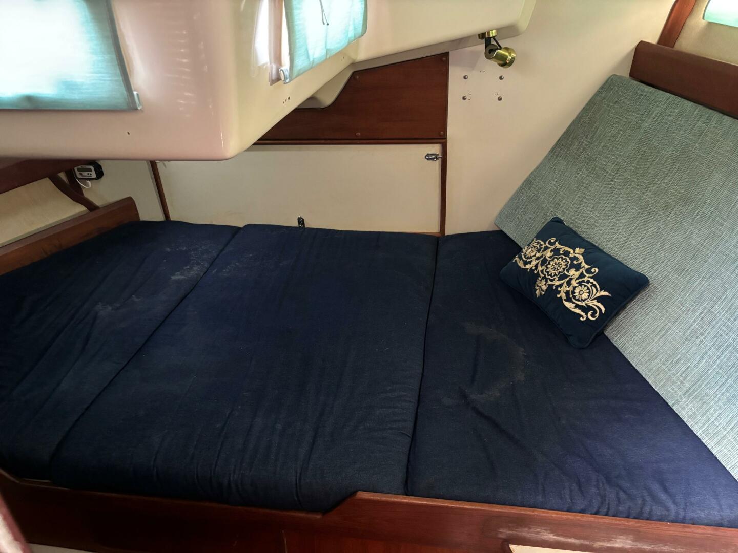 37ft Hunter Yacht For Sale