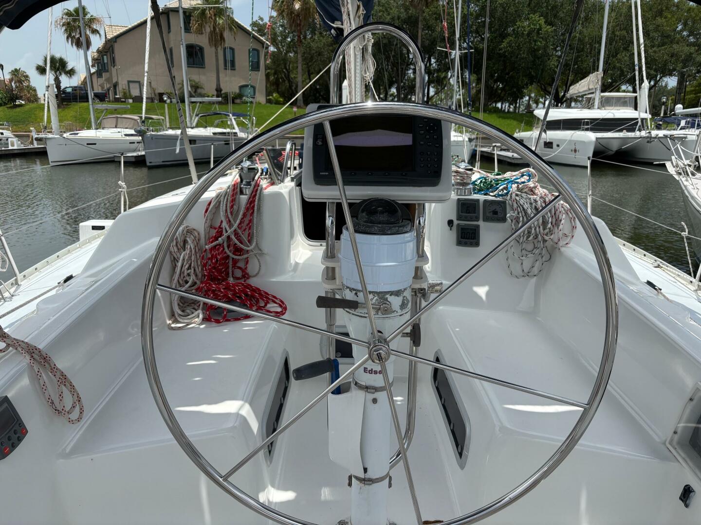 37ft Hunter Yacht For Sale