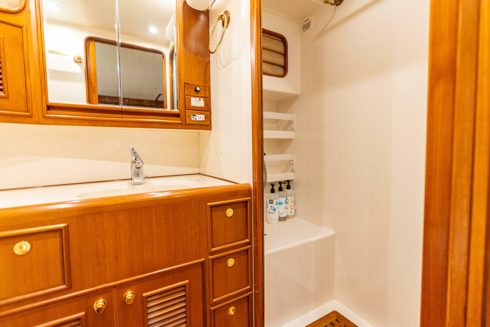 MOUNTAIN MERMAID 54ft Offshore Yachts Yacht For Sale
