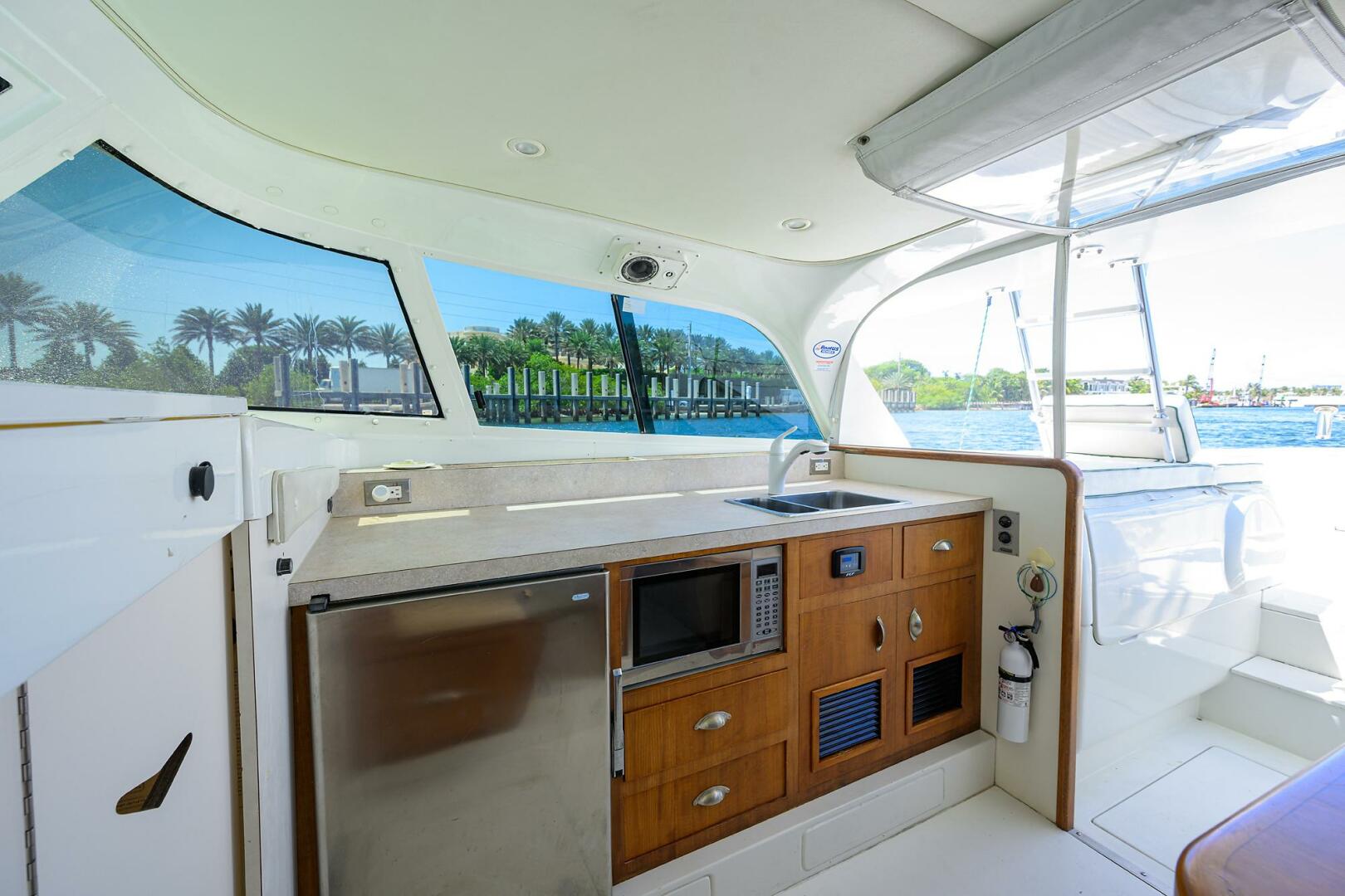 Bertram 31 Mr. Toad - Galley