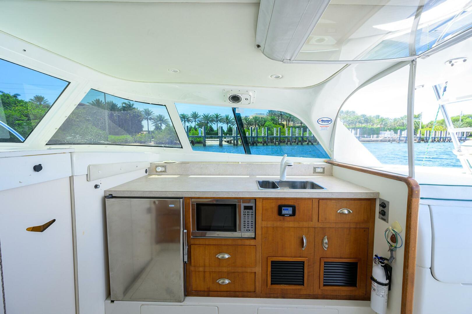 Bertram 31 Mr. Toad - Galley