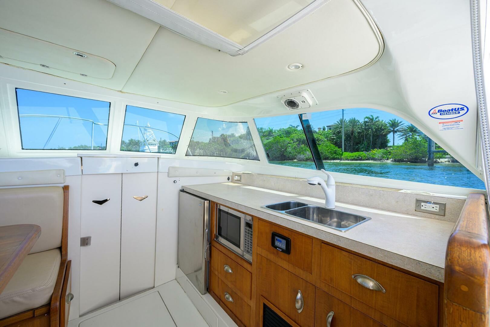 Bertram 31 Mr. Toad - Galley