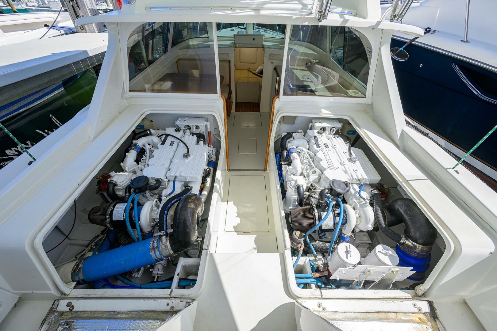 Bertram 31 Mr. Toad - Engine Access