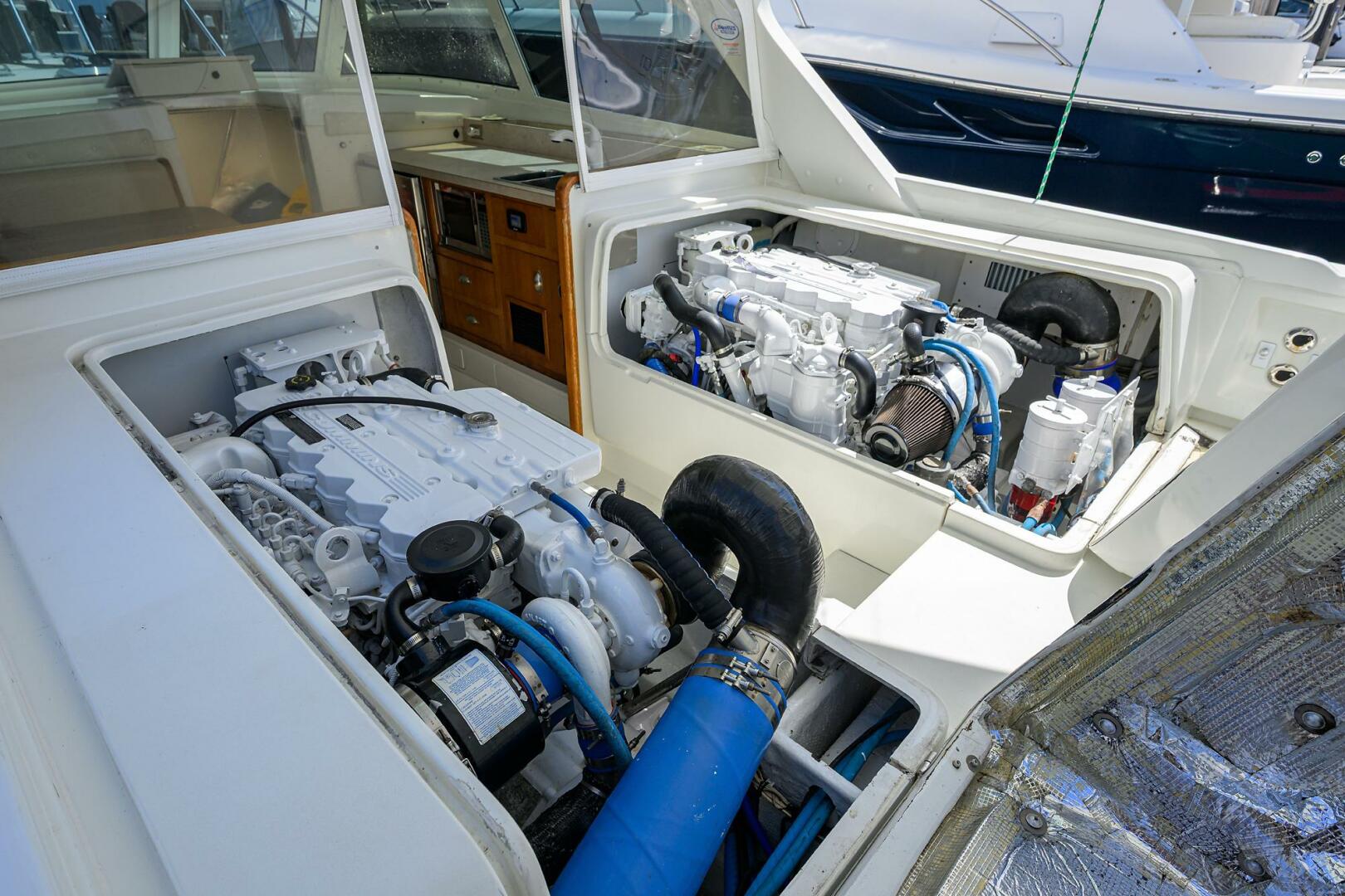 Bertram 31 Mr. Toad - Engine Access