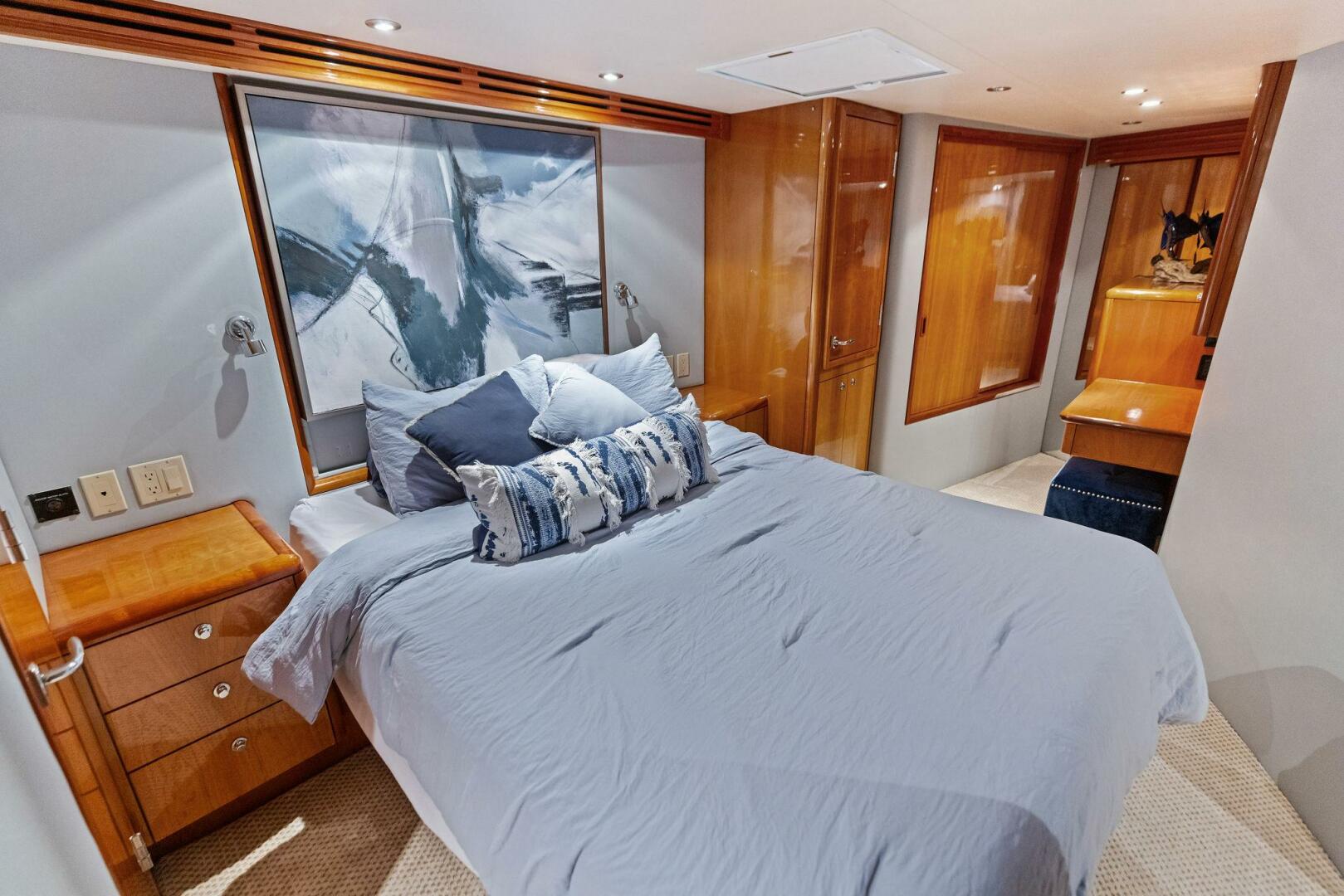 2006 Hatteras 68 CNV Big Game