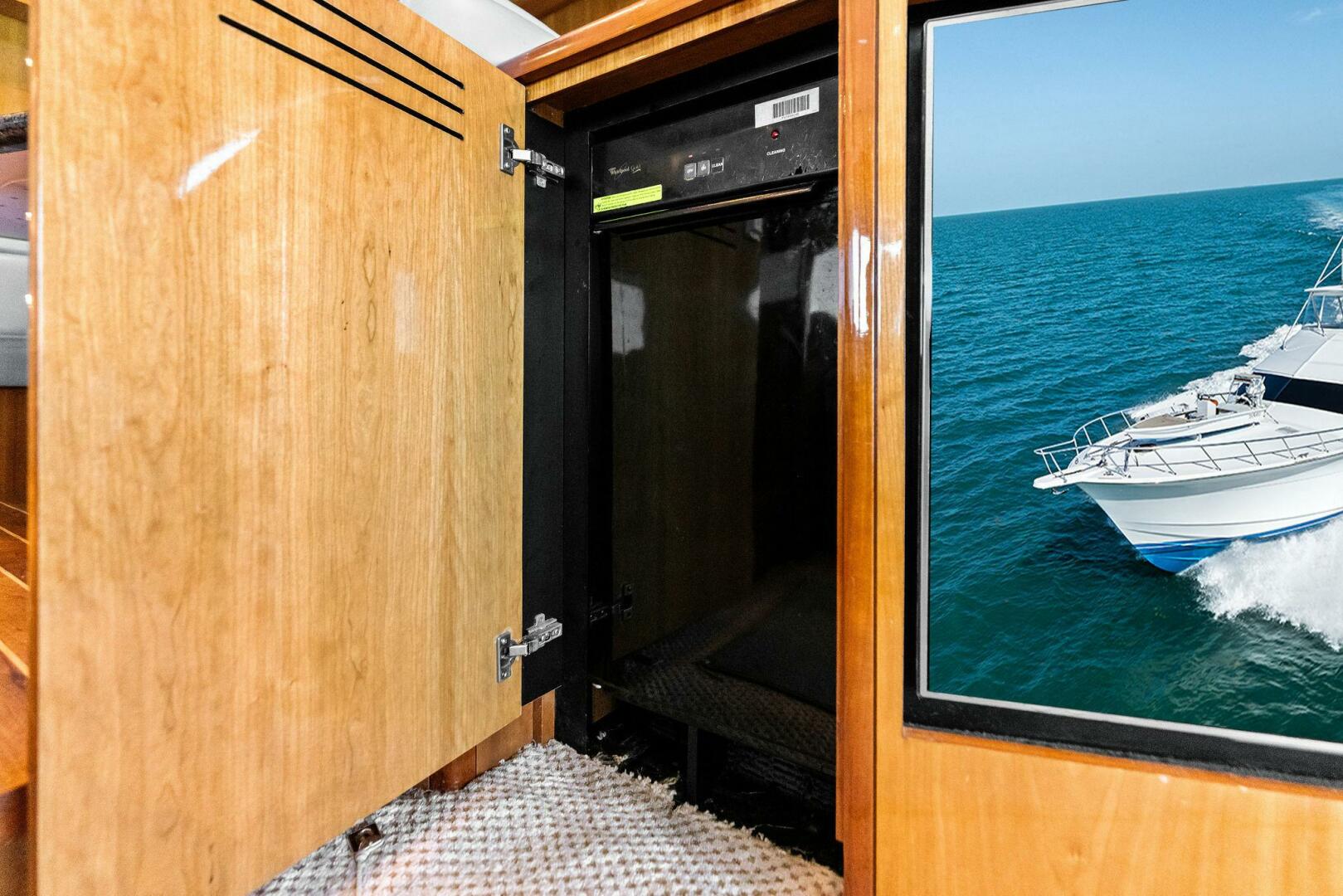 2006 Hatteras 68 CNV Big Game
