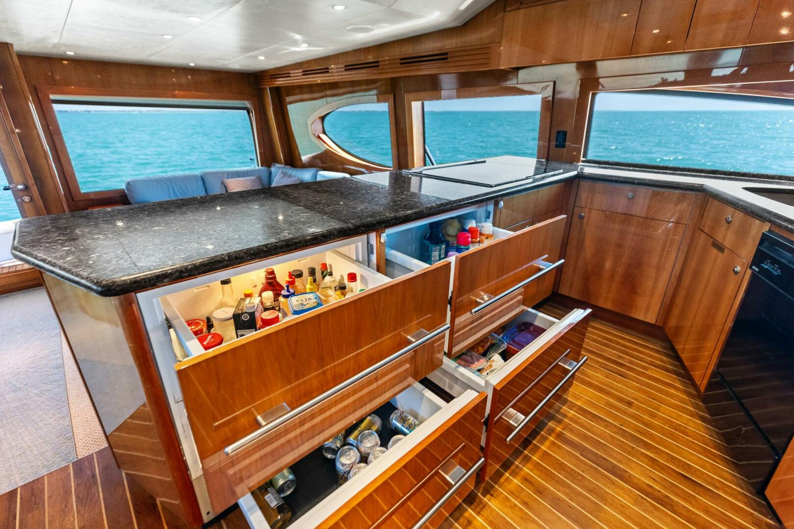 2006 Hatteras 68 CNV Big Game