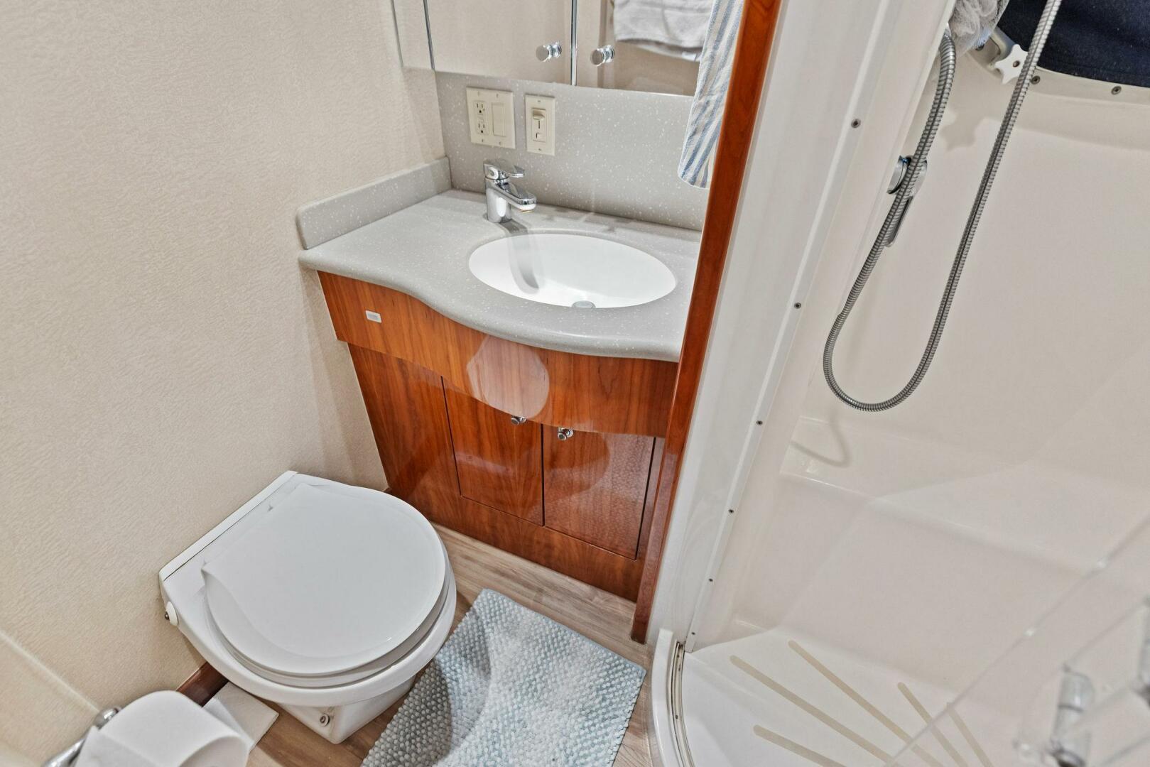 2006 Hatteras 68 CNV Big Game