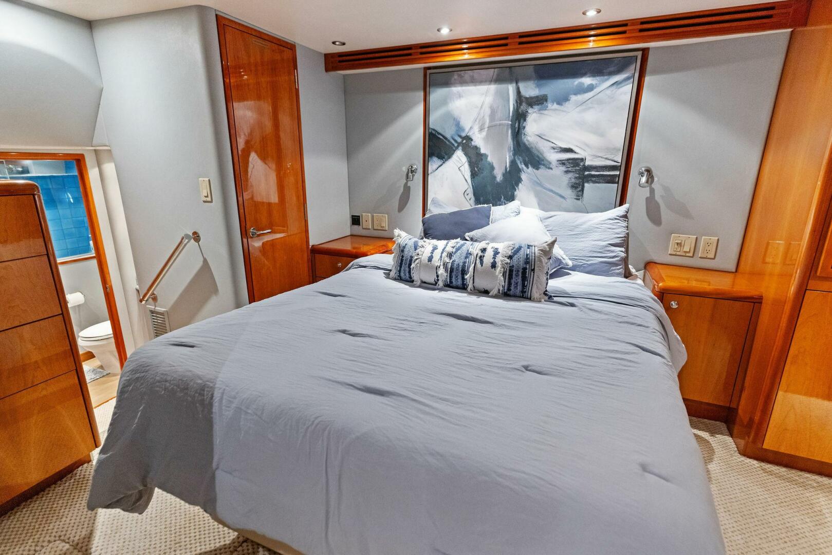 2006 Hatteras 68 CNV Big Game