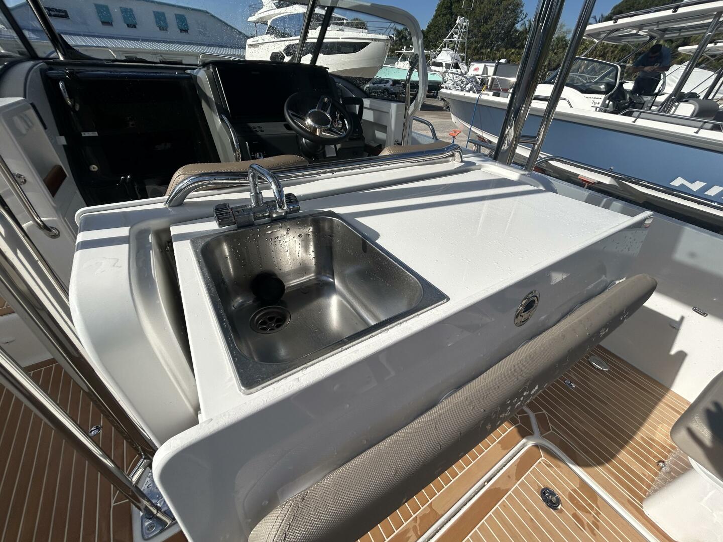 In Stock 2024 Nimbus T9 142 30ft Nimbus Yacht For Sale