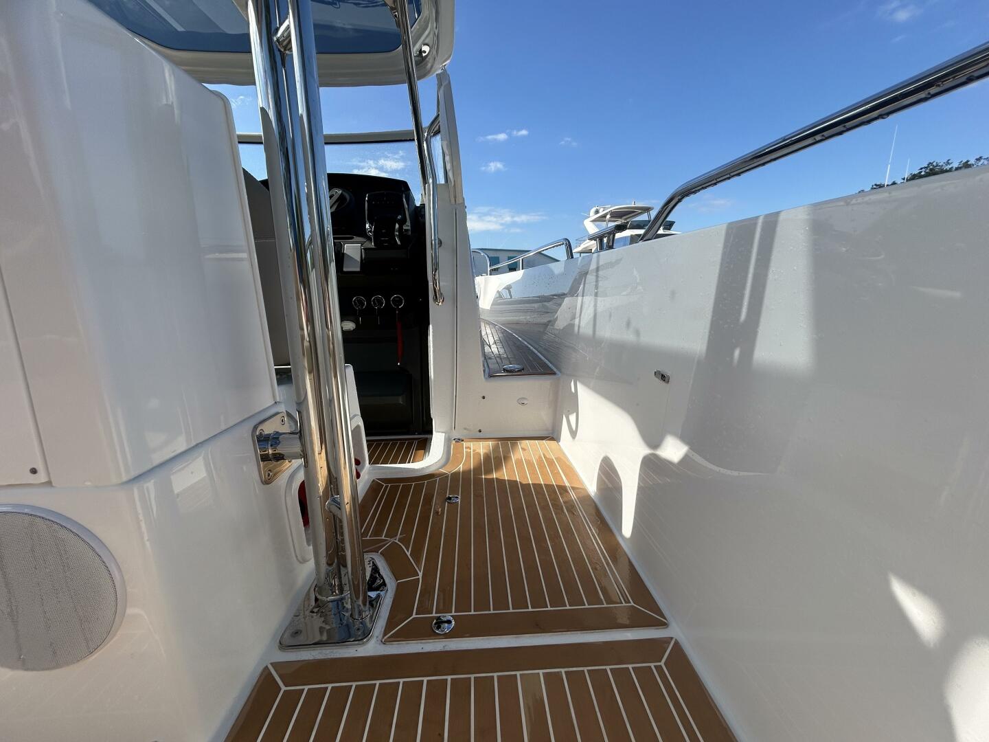 In Stock 2024 Nimbus T9 142 30ft Nimbus Yacht For Sale