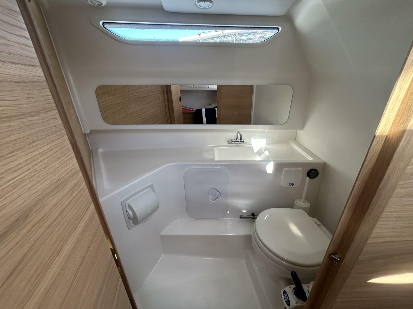 In Stock 2024 Nimbus T9 142 30ft Nimbus Yacht For Sale