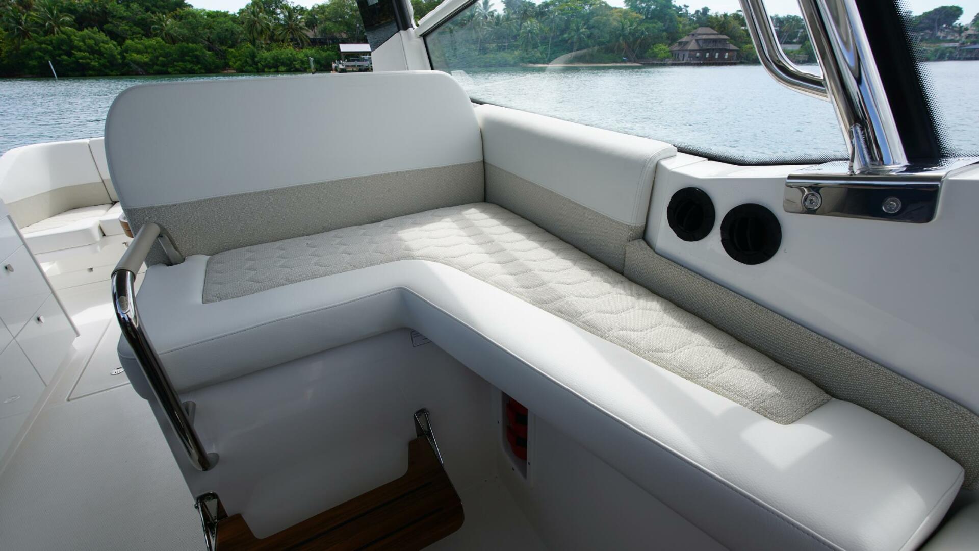 In Stock 2025 Nimbus W11 60 40ft Nimbus Yacht For Sale