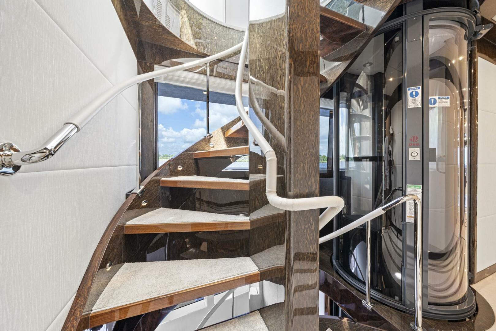 Steps to Skylounge  