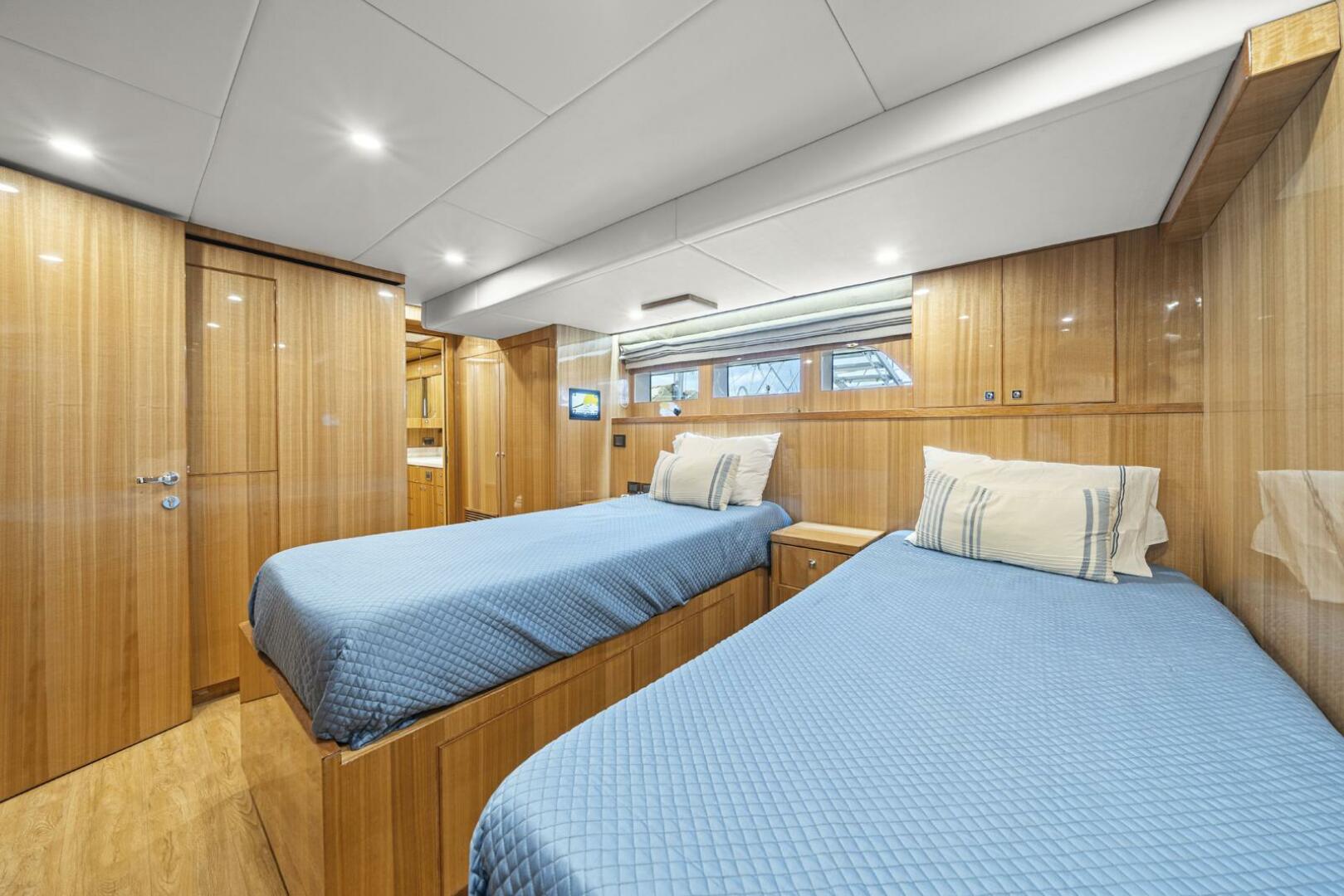 Captain's Cabin Converts to Double  