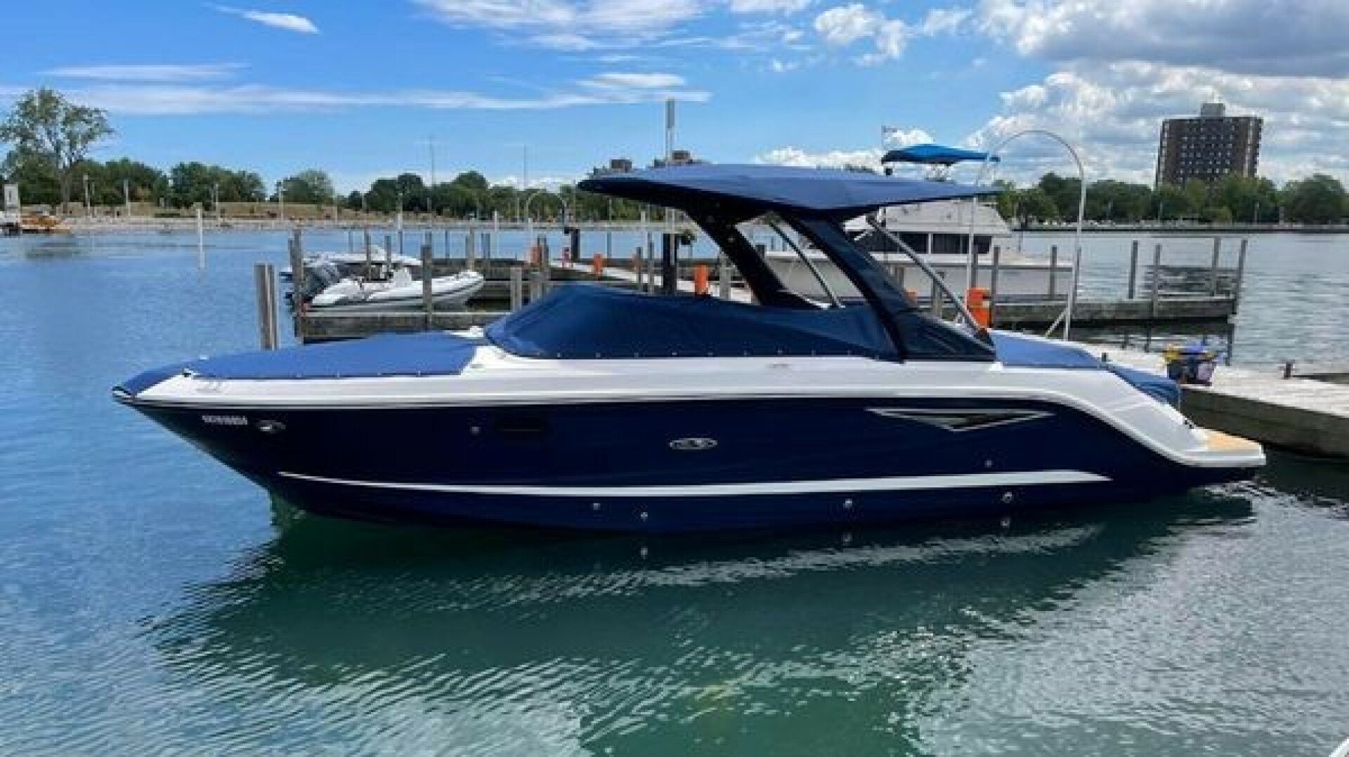 28ft Sea Ray Yacht For Sale
