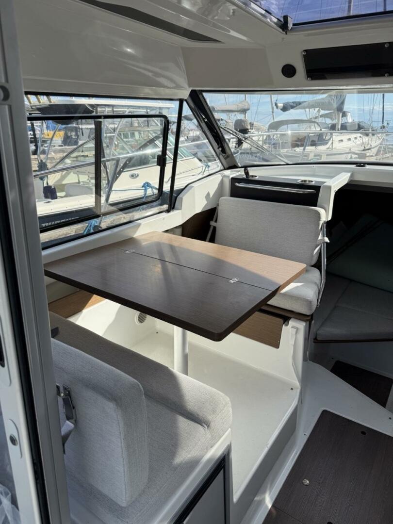 26ft Jeanneau Yacht For Sale