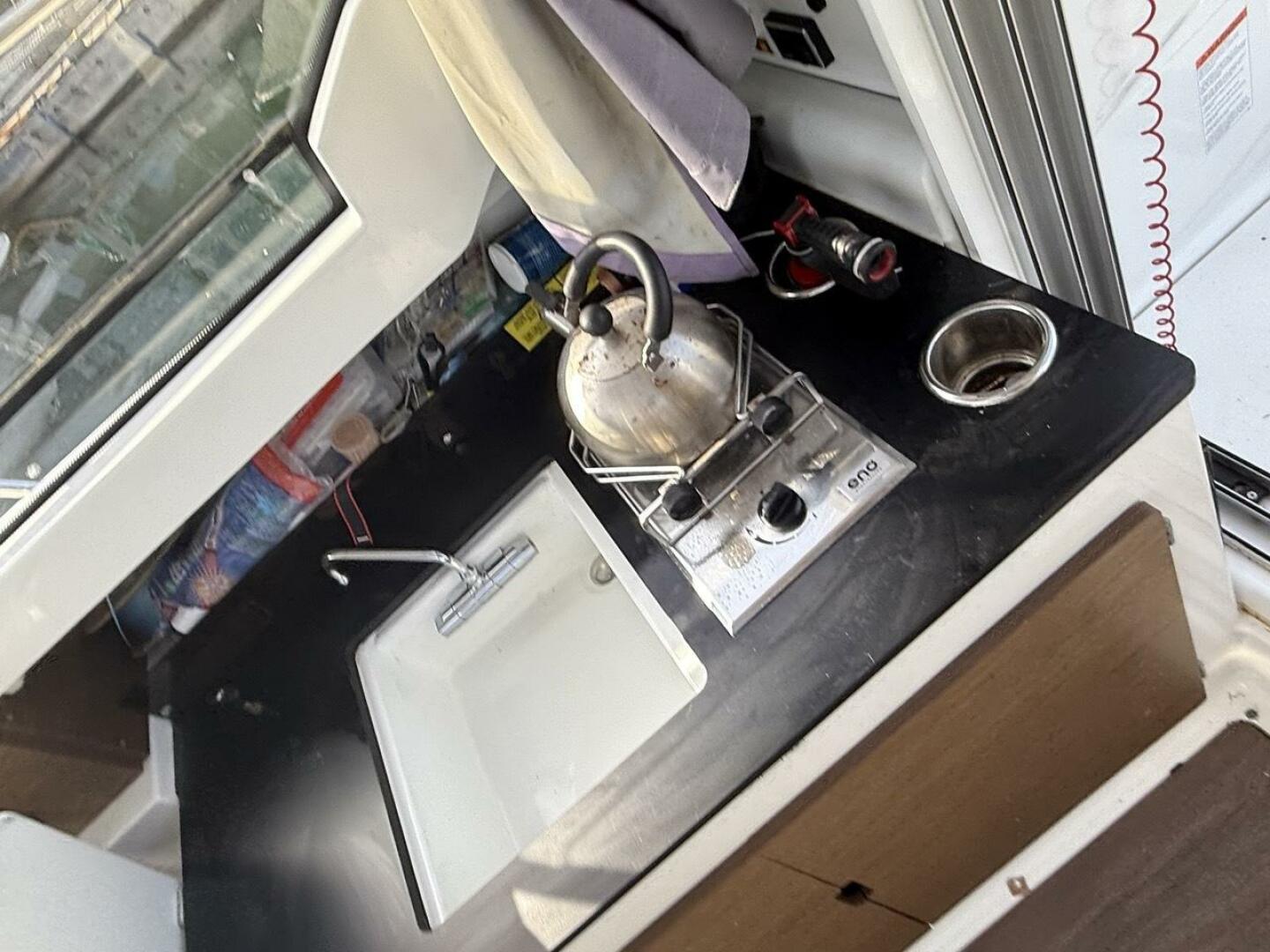 26ft Jeanneau Yacht For Sale
