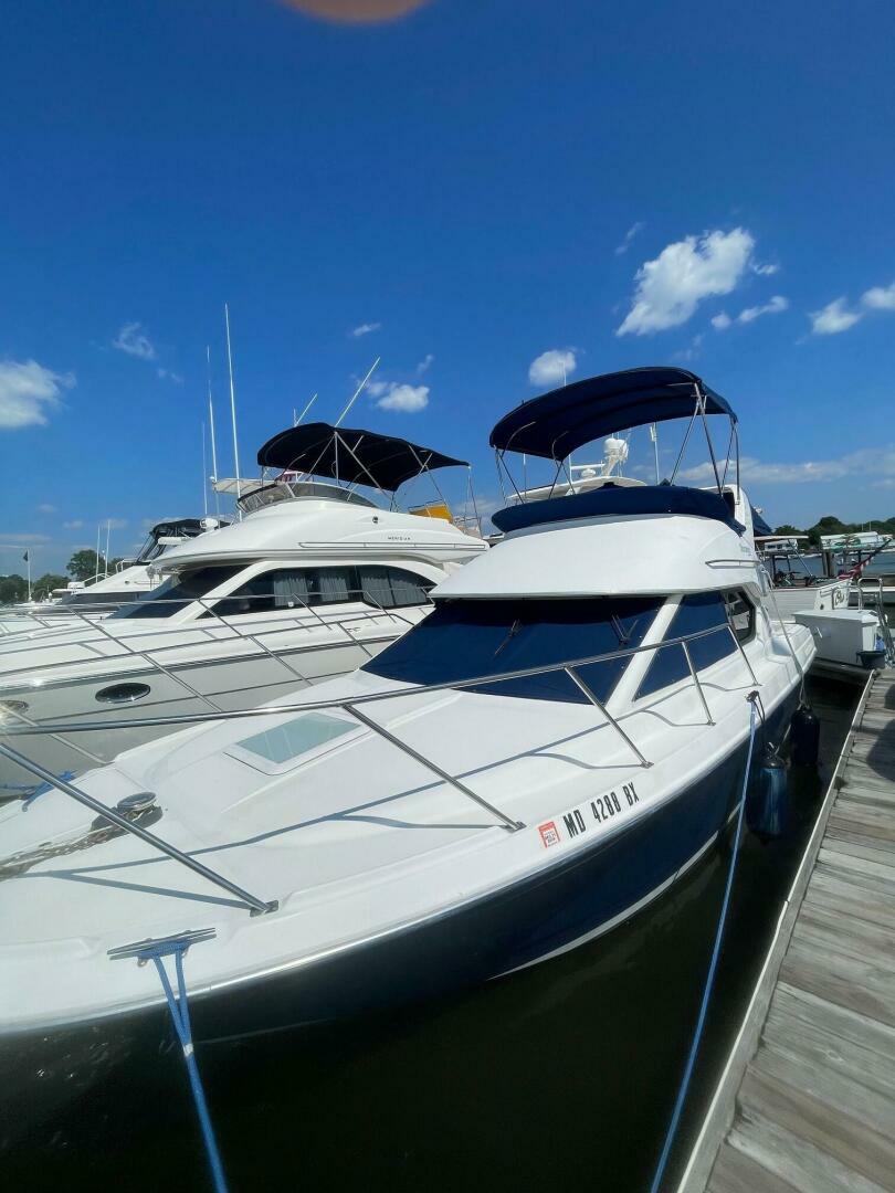 COOP 30ft Bayliner Yacht For Sale