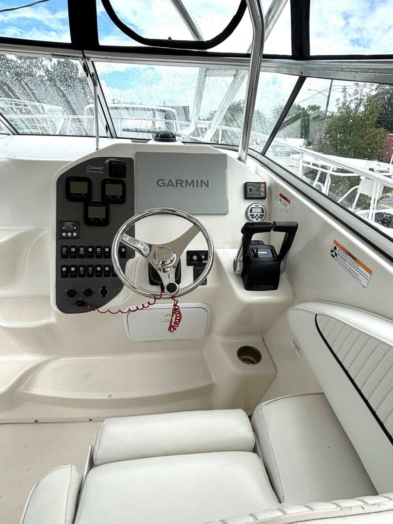 33ft Seaswirl Yacht For Sale