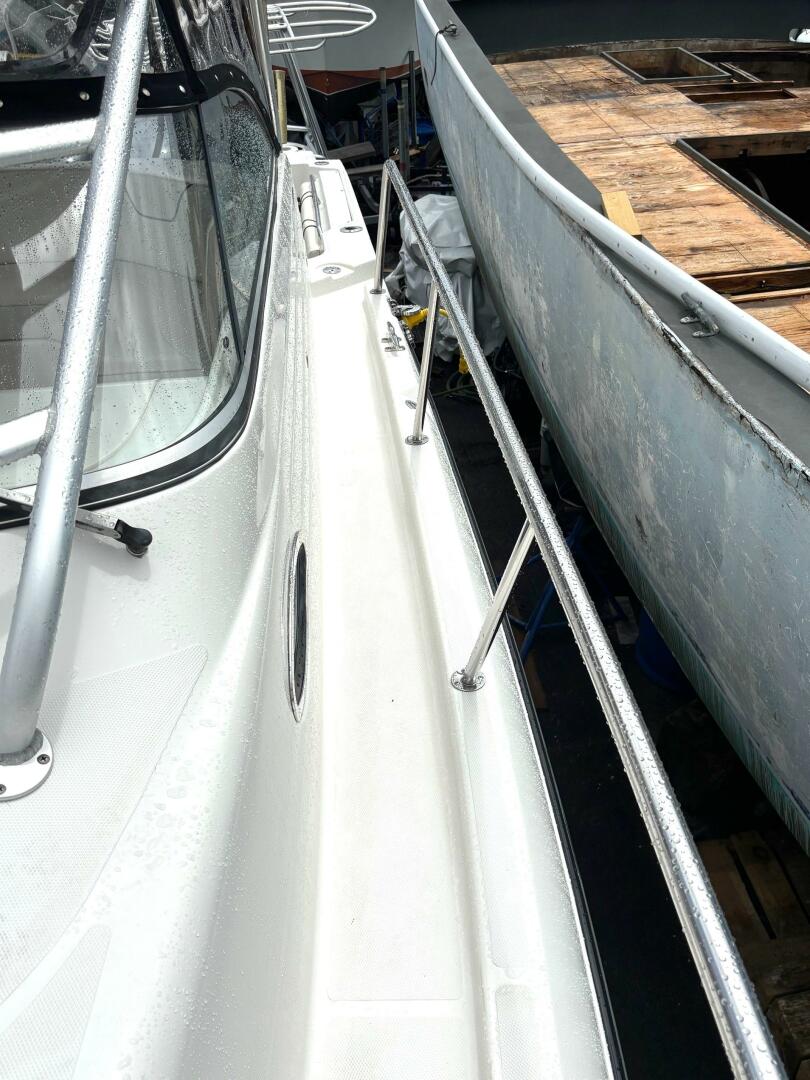 33ft Seaswirl Yacht For Sale