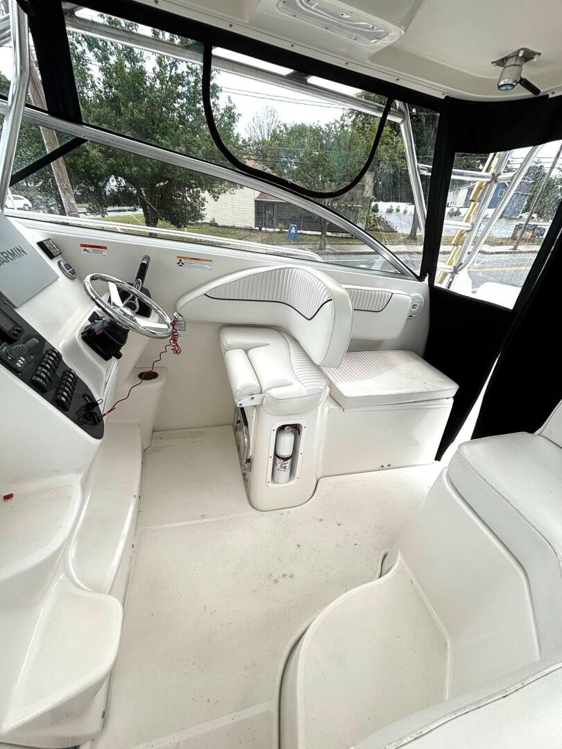 33ft Seaswirl Yacht For Sale