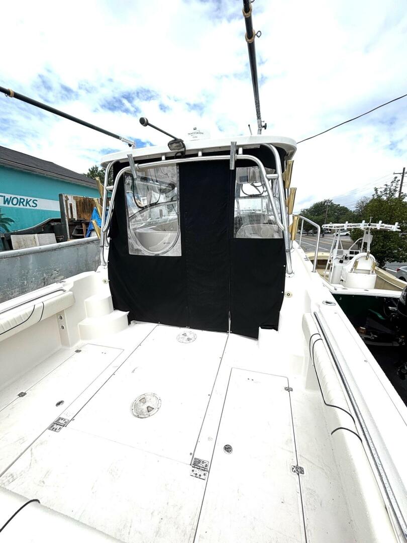 33ft Seaswirl Yacht For Sale