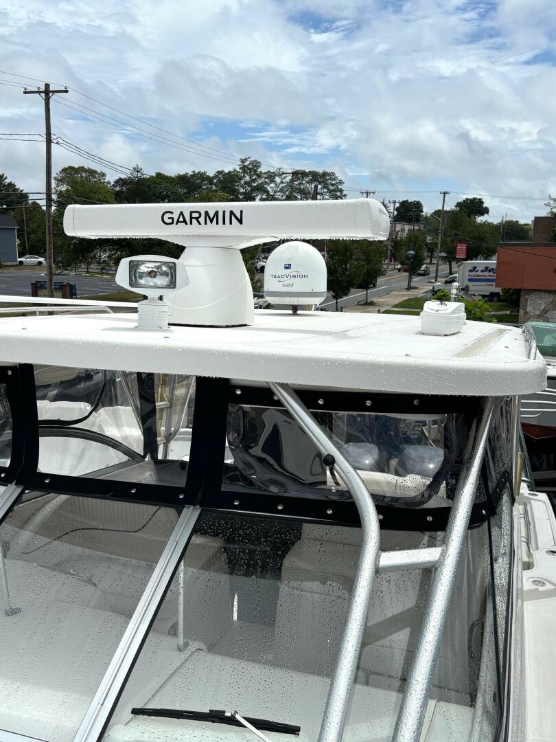 33ft Seaswirl Yacht For Sale