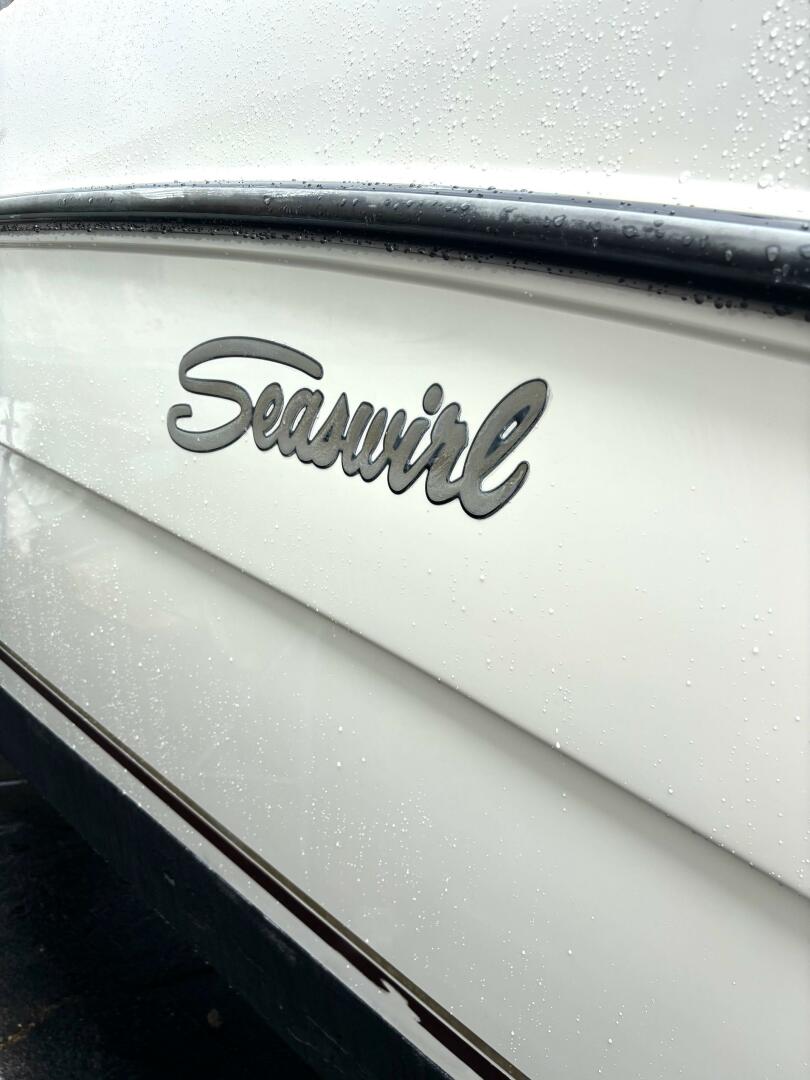 33ft Seaswirl Yacht For Sale