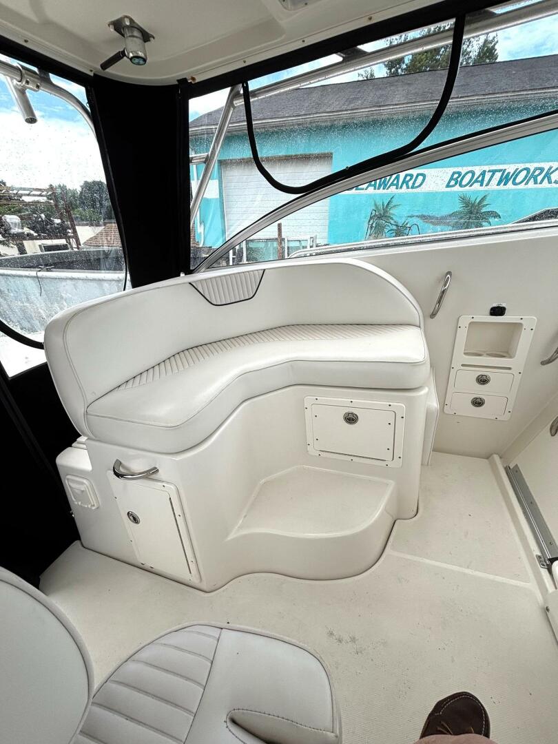 33ft Seaswirl Yacht For Sale