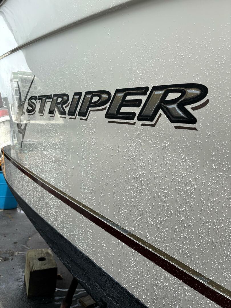 33ft Seaswirl Yacht For Sale