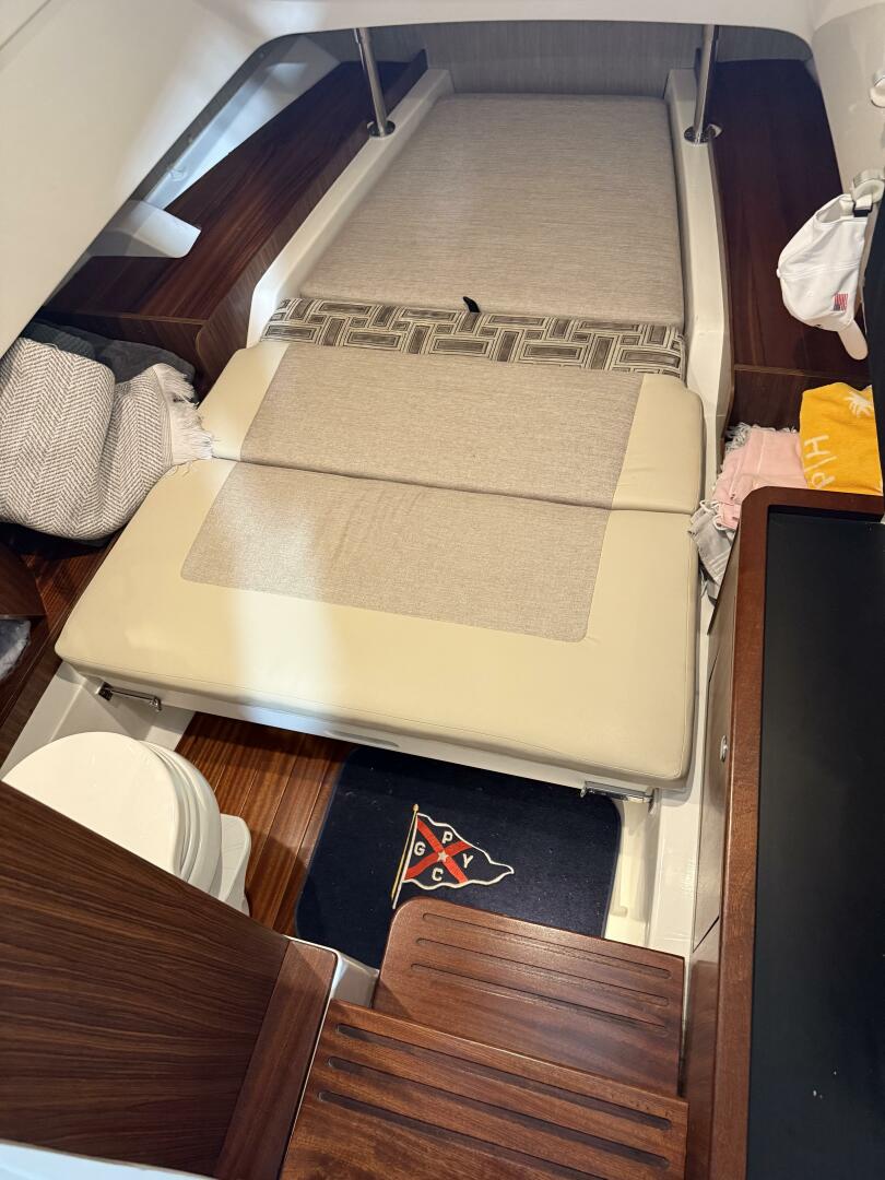 32ft Pursuit Yacht For Sale