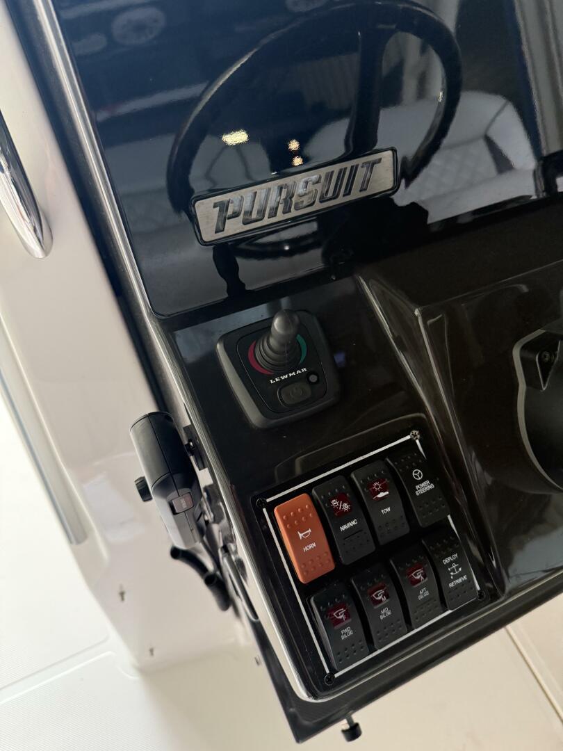 32ft Pursuit Yacht For Sale