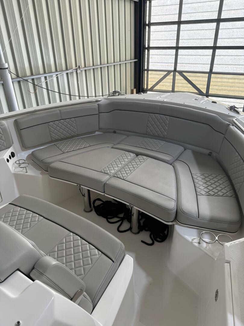32ft Pursuit Yacht For Sale