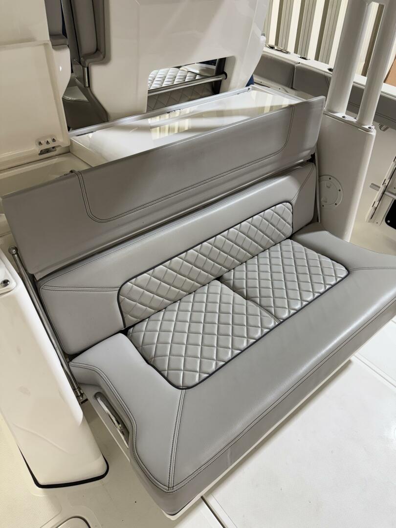 32ft Pursuit Yacht For Sale