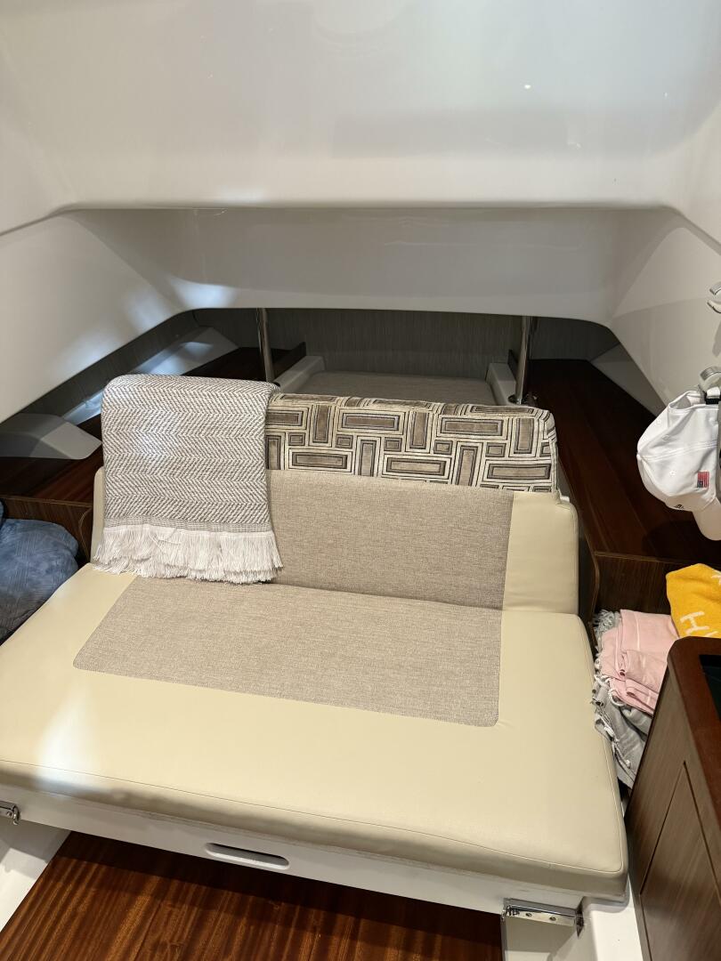 32ft Pursuit Yacht For Sale