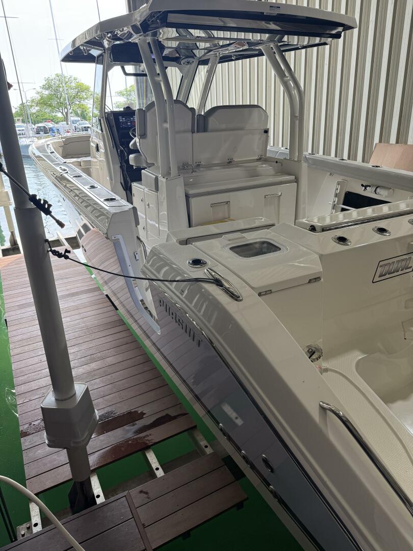 32ft Pursuit Yacht For Sale