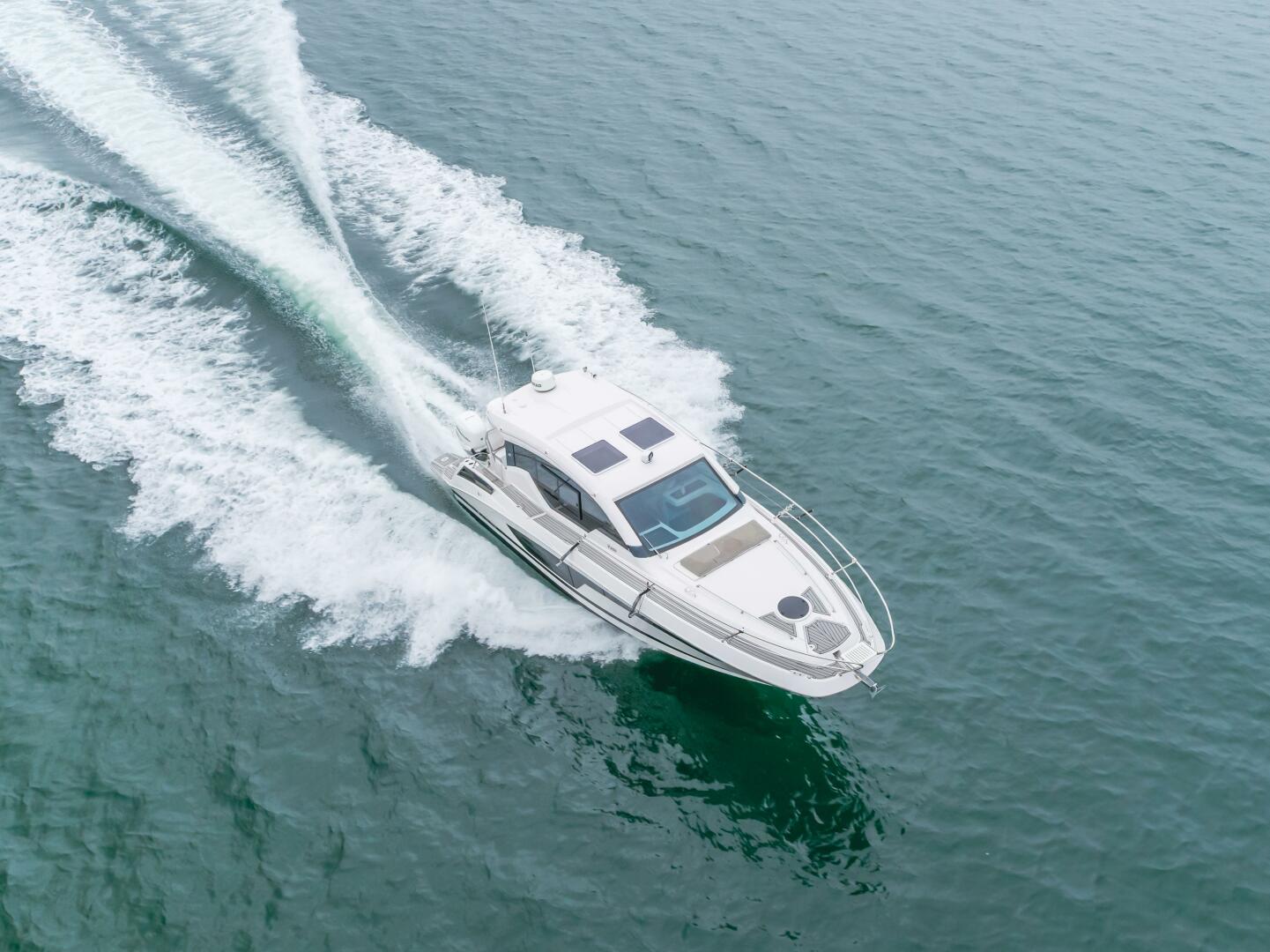 JESSIE S GIRL 35ft Four Winns Yacht For Sale