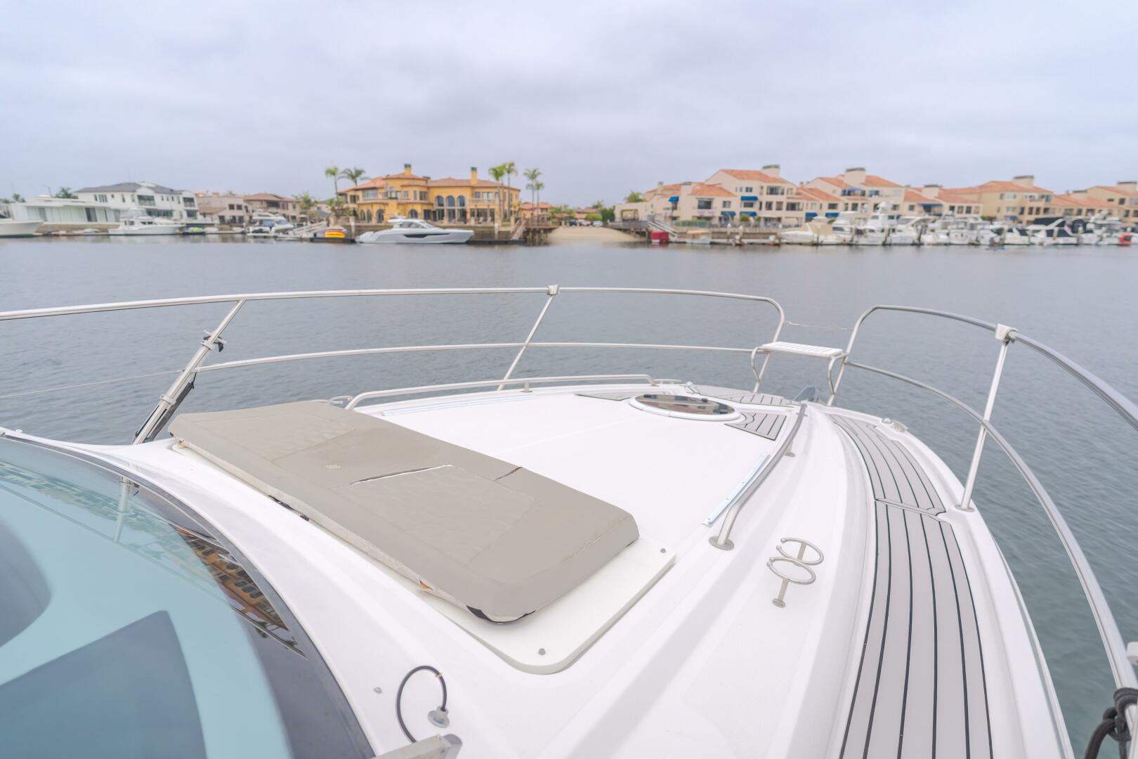 JESSIE S GIRL 35ft Four Winns Yacht For Sale