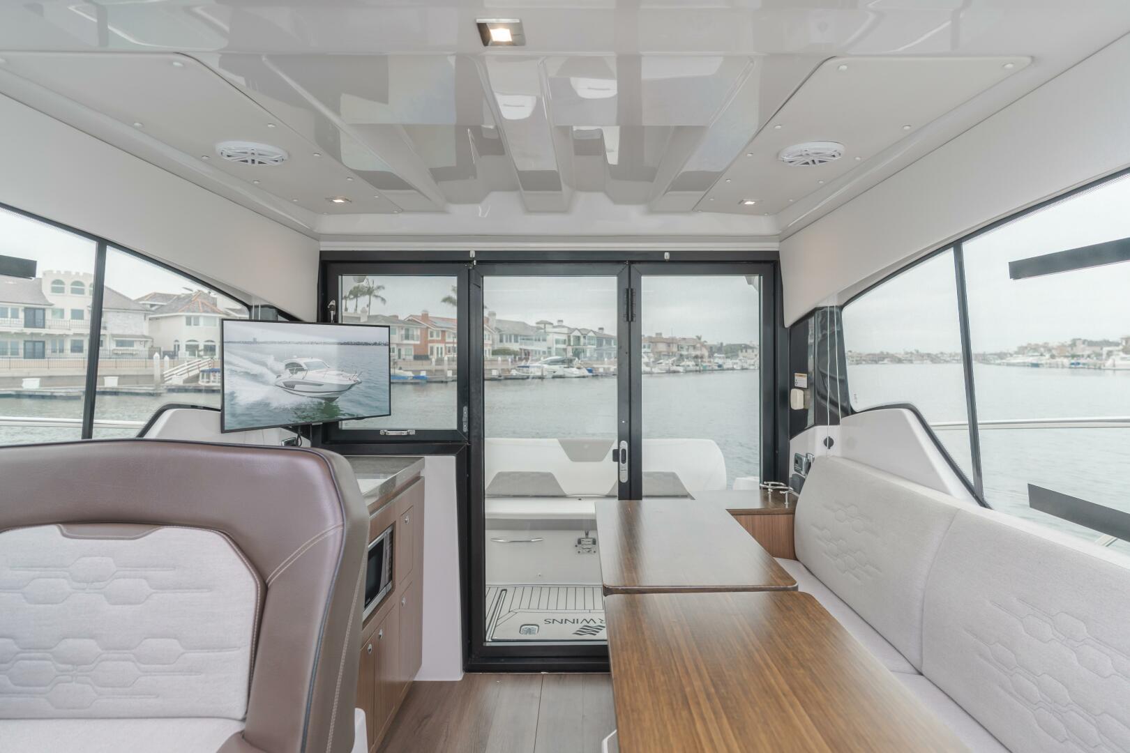 JESSIE S GIRL 35ft Four Winns Yacht For Sale