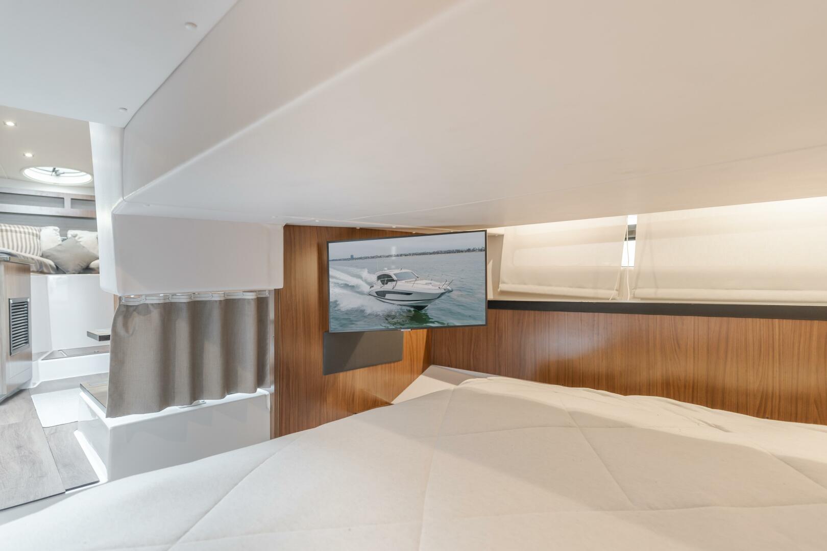 JESSIE S GIRL 35ft Four Winns Yacht For Sale