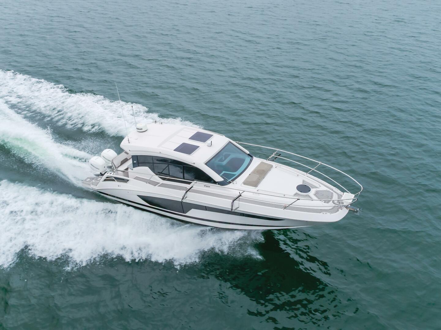 JESSIE S GIRL 35ft Four Winns Yacht For Sale