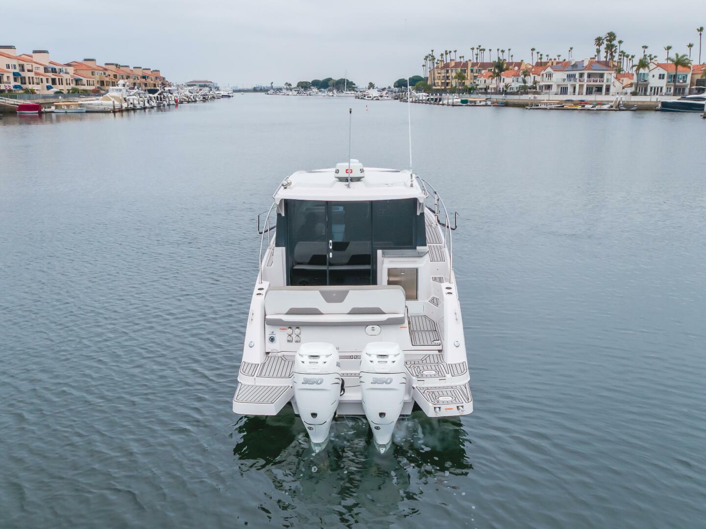 JESSIE S GIRL 35ft Four Winns Yacht For Sale