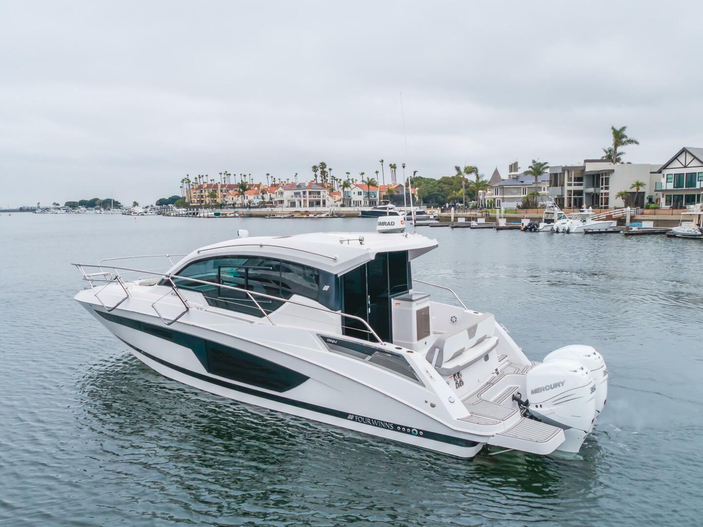 JESSIE S GIRL 35ft Four Winns Yacht For Sale